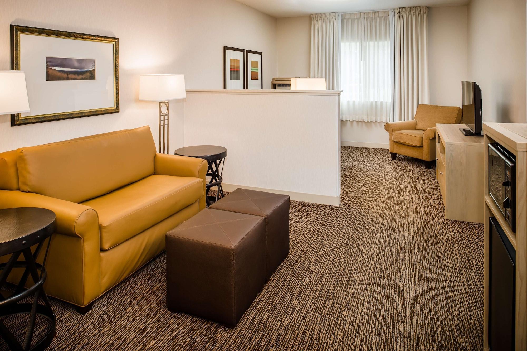 Doubletree By Hilton Olympia Hotel Екстериор снимка