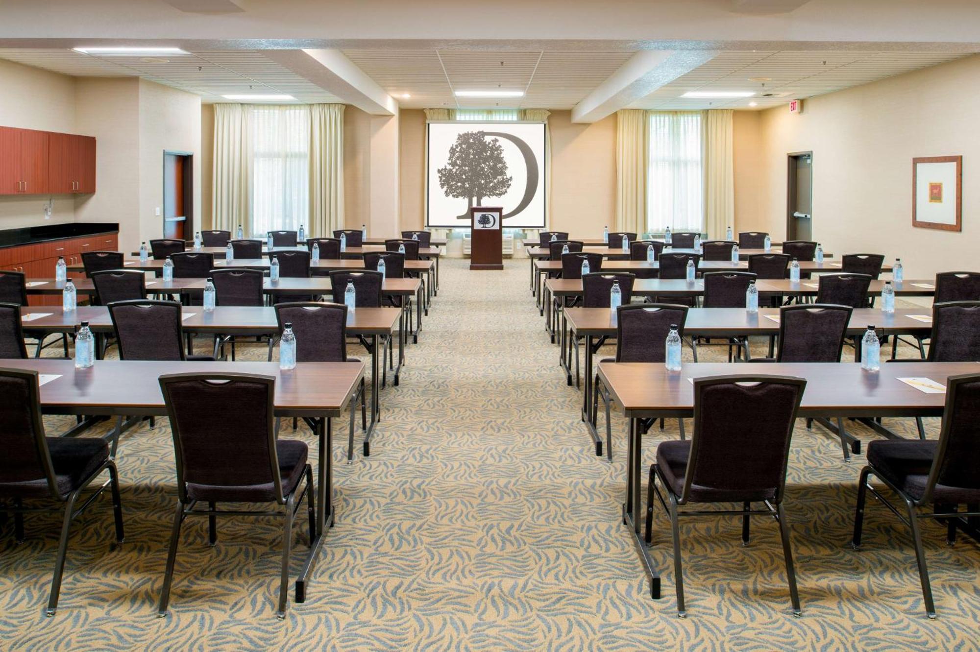 Doubletree By Hilton Olympia Hotel Екстериор снимка