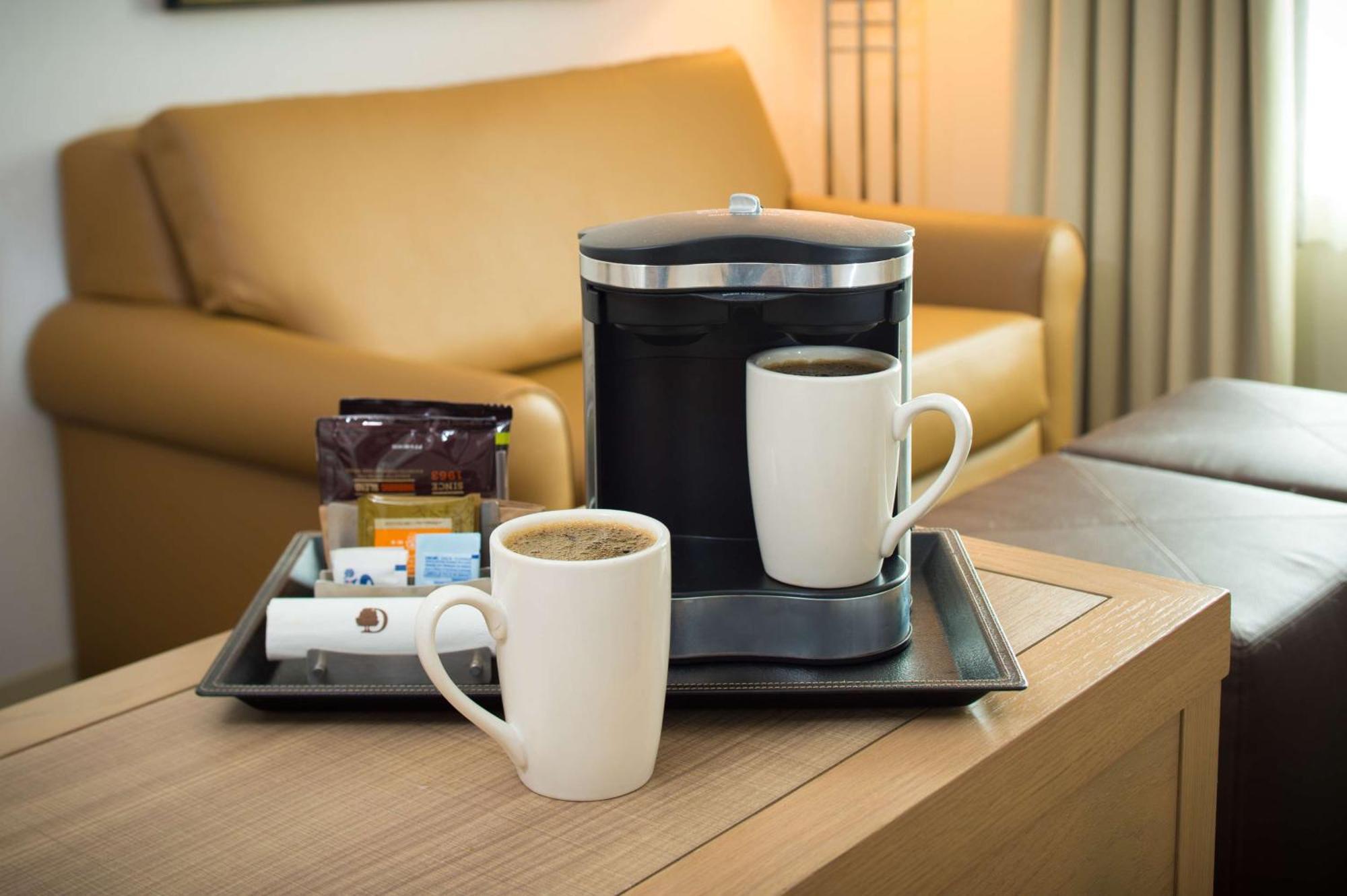 Doubletree By Hilton Olympia Hotel Екстериор снимка