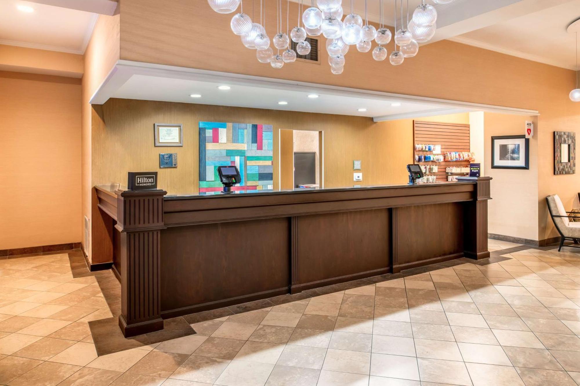 Doubletree By Hilton Olympia Hotel Екстериор снимка