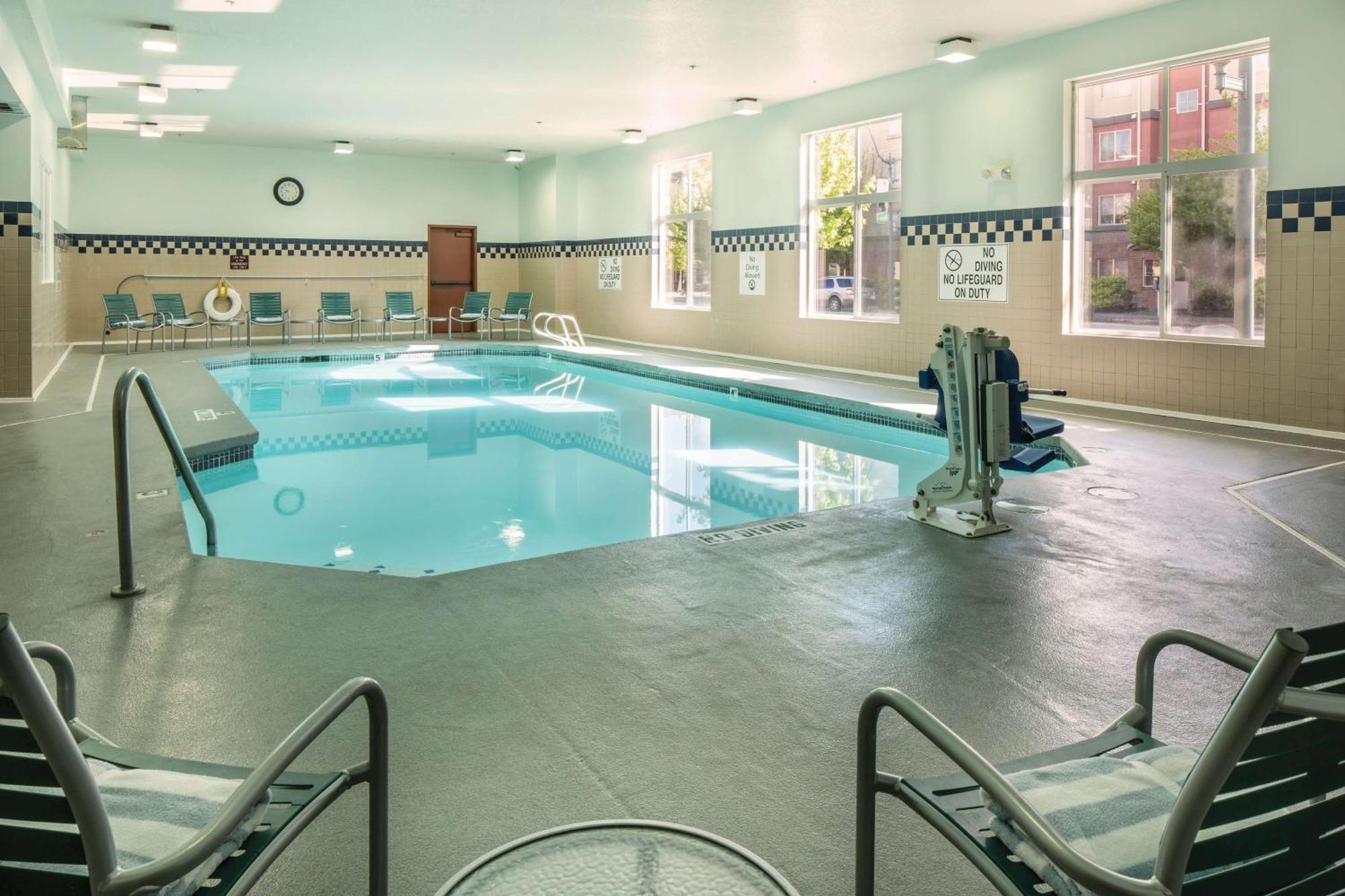 Doubletree By Hilton Olympia Hotel Екстериор снимка