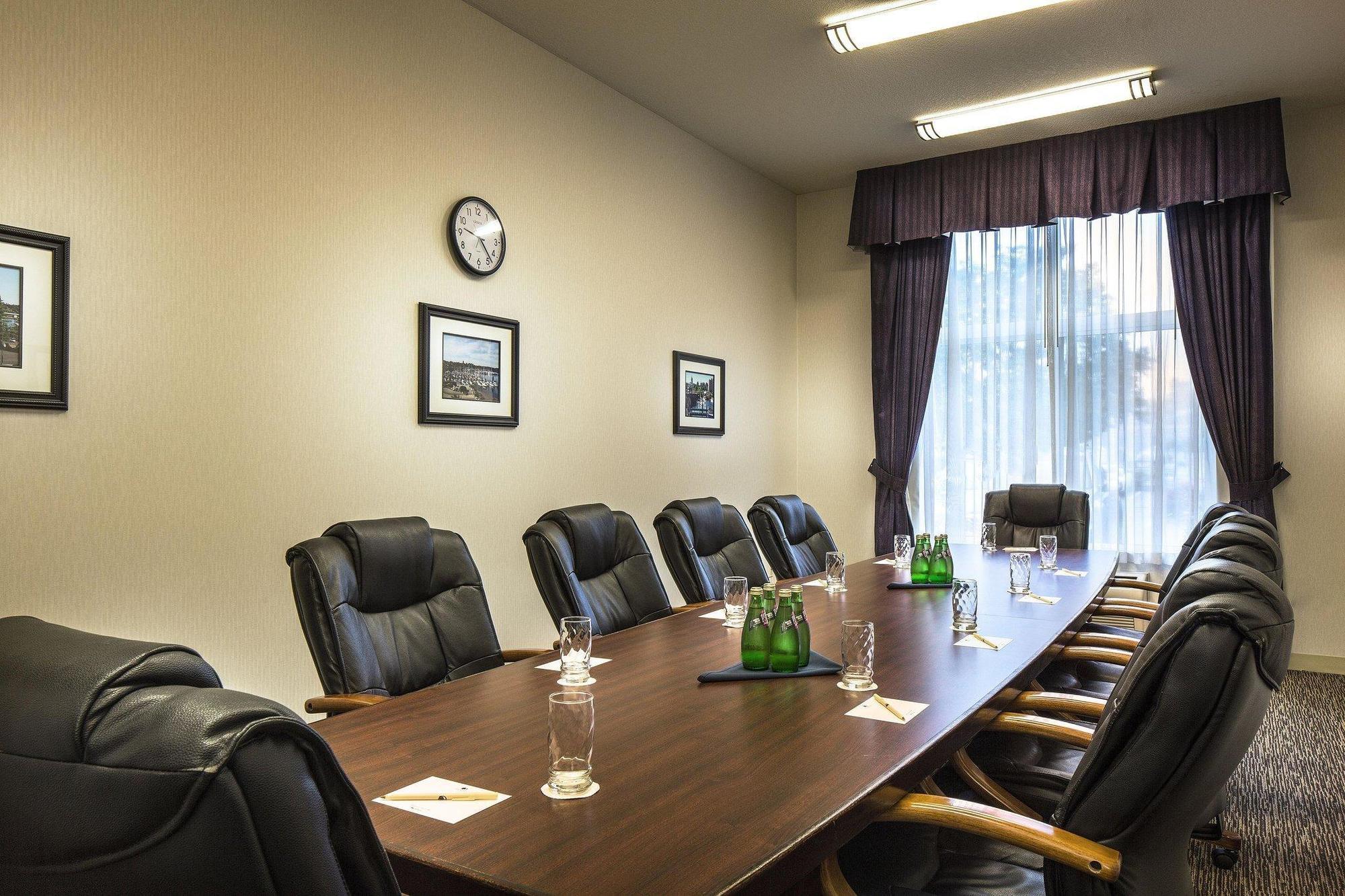 Doubletree By Hilton Olympia Hotel Екстериор снимка
