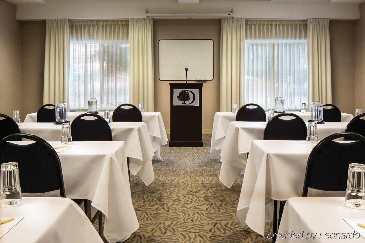 Doubletree By Hilton Olympia Hotel Екстериор снимка