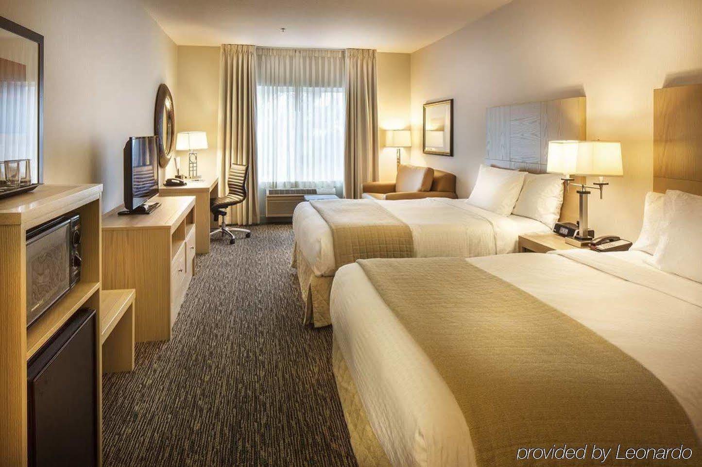 Doubletree By Hilton Olympia Hotel Екстериор снимка